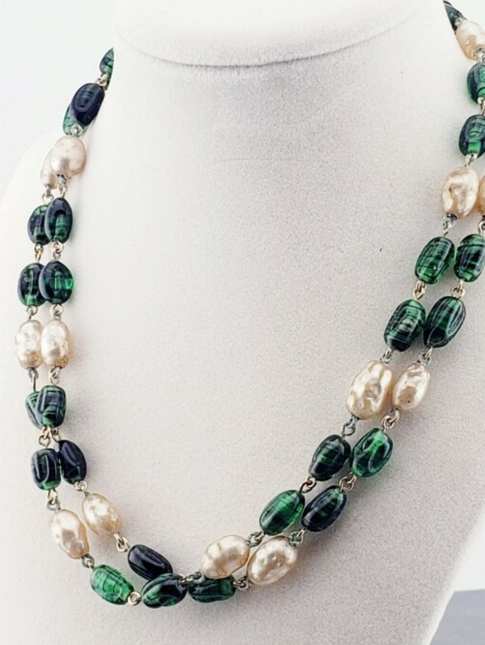Vintage 60s 70s Green Glass and Cream Pearls Beaded Double Strand Necklace